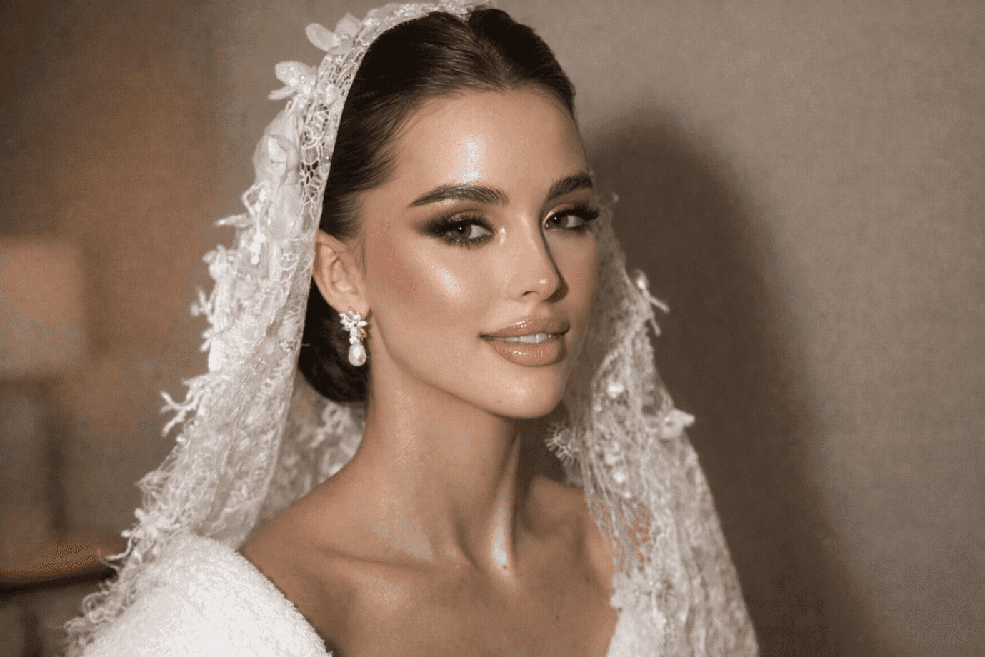 17Wedding Makeup Trends in Dubai.png
