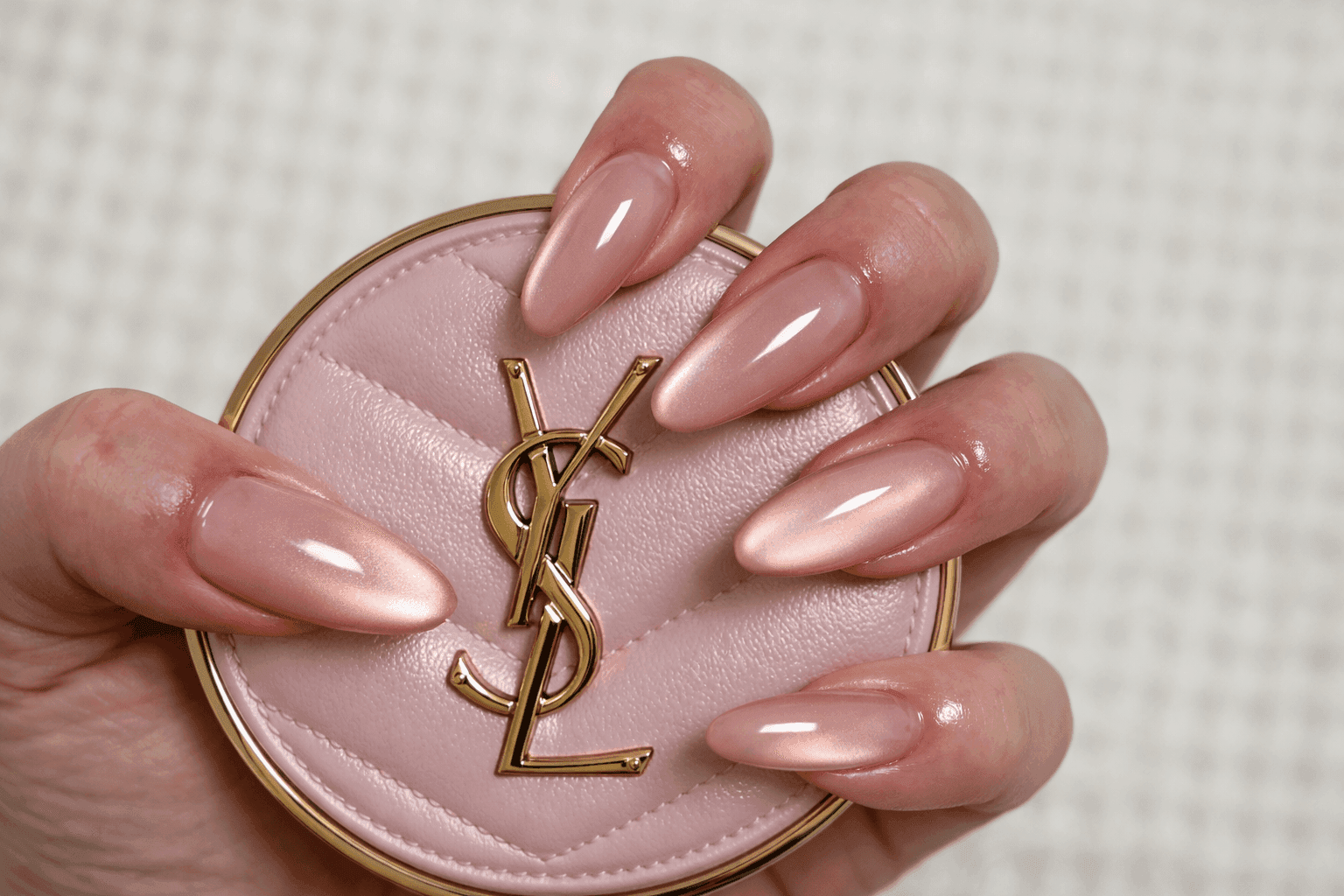 6Top 10 Minimalist Nail Art Ideas in Dubai.png