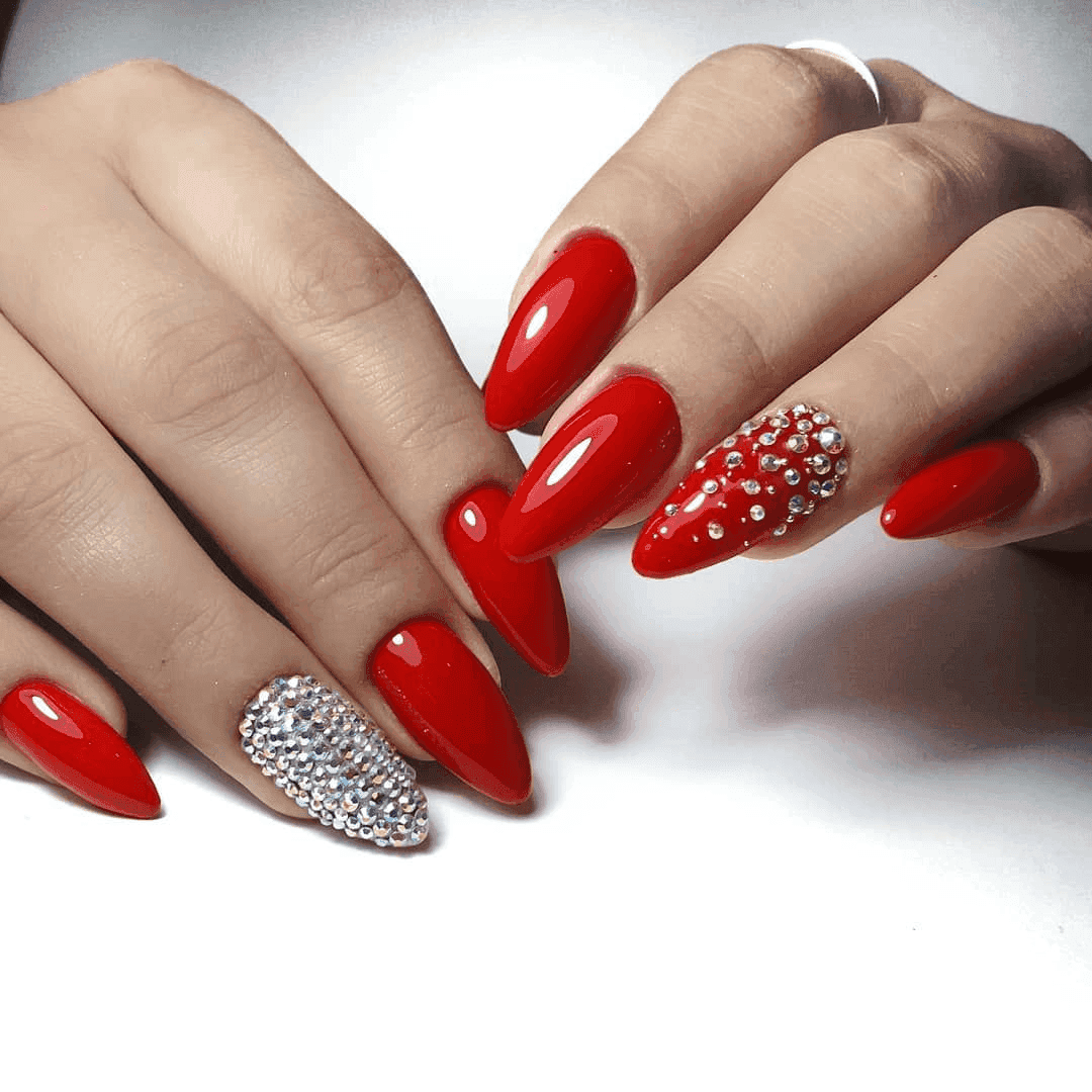 How to Choose Between Gel Nails and Acrylic Nails in Dubai